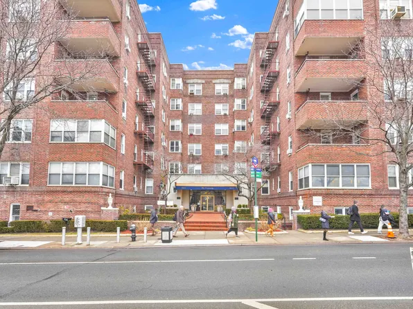 106-15 Queens Boulevard image 7 of 22