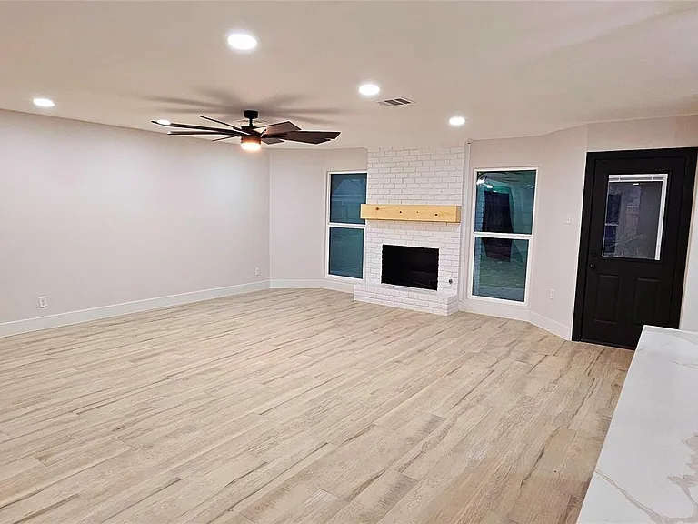 18630 Prince William Ln — Photo 13