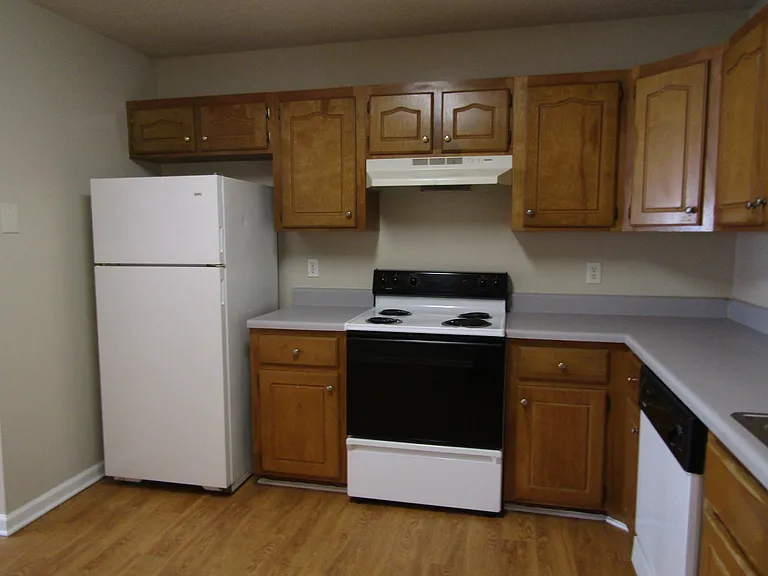 208 Largo Ct — Photo 6