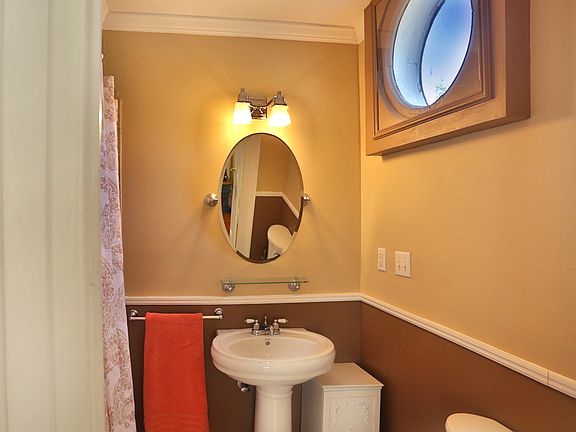 4th image of 1 Deer Island St #1