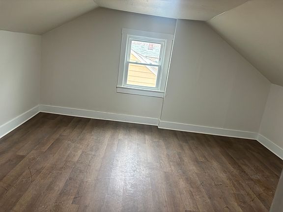 5th image of 415 S Park Dr
