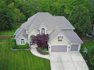 580 NE Twin Brook Dr, Lees Summit, MO 64086