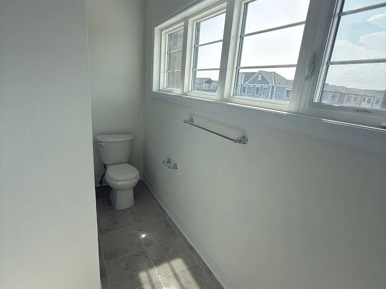 165 Wilmot Rd — Photo 26