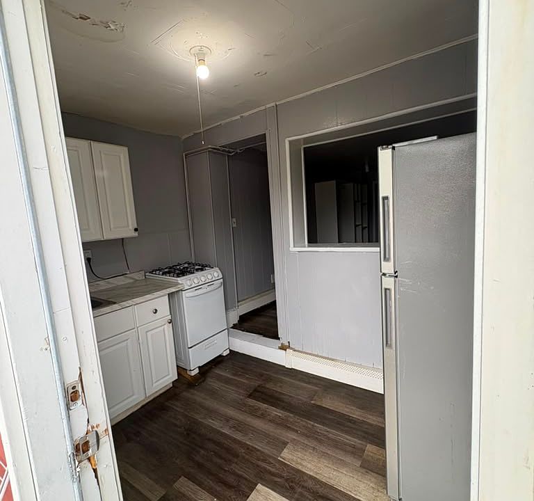 2nd image of 377 E Broadway APT 6
