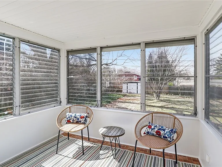 37 Oakmount Dr — Photo 23
