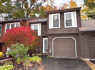 5 Tekakwitha Ct, Clifton Park, NY 12065