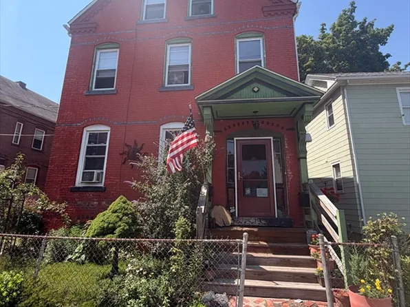 7 Park St, Chicopee, MA 01013