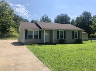 1039 Drake Rd, Adams, TN 37010