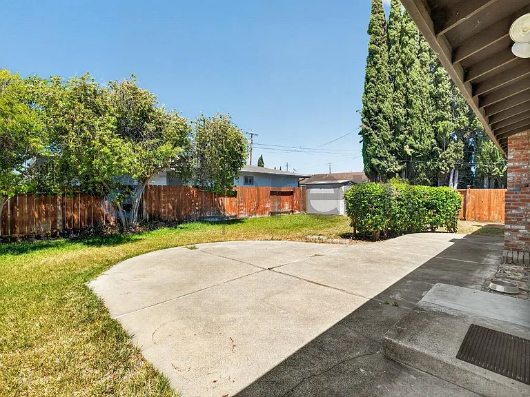 648 San Lorenzo St — Photo 29