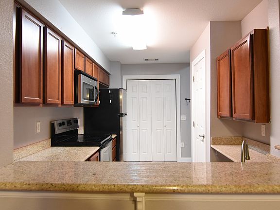 4th image of 3218 Veterans Memorial Pkwy APT 2108