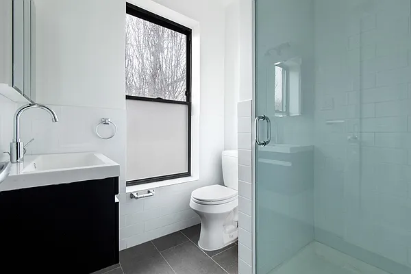 Rented by Weissman Equities | media 16