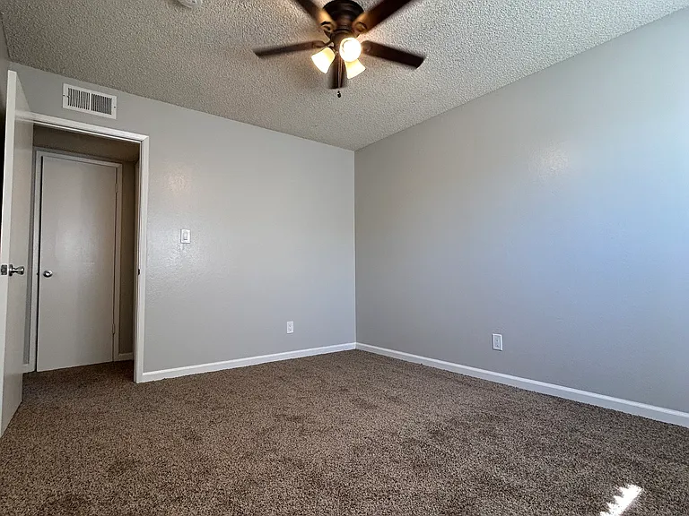 189 W Santa Ana Ave #F — Photo 11
