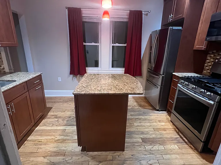 437 Potomac Ave — Photo 8