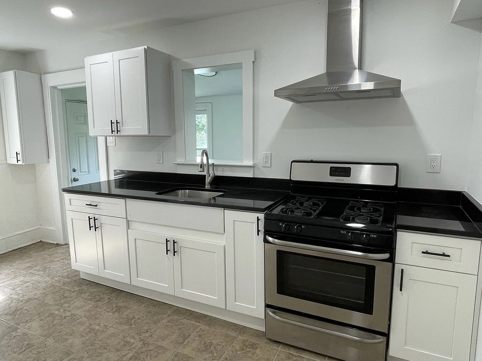 4 bed, 1672 sqft, $2,975 — Photo 1