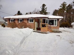209 Murray St, Quinte West, ON K8V 5P4