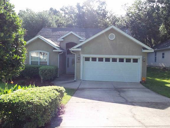 2nd image of 1079 Park View Dr