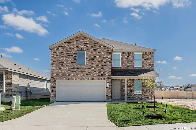 4 bed, 2.5 bath, 2193 sqft, $2,099 — Photo 2