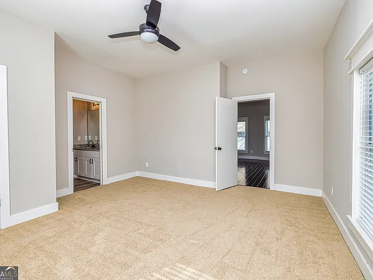 1678 Dorsey Ave — Photo 13