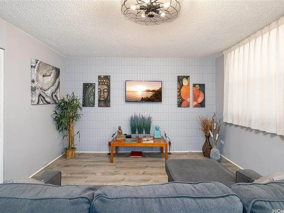 1911 Kalakaua Ave #406