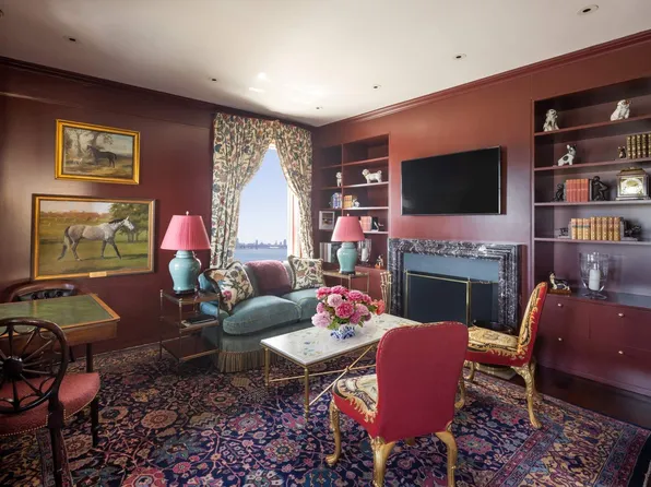 435 East 52nd Street image 10 of 21