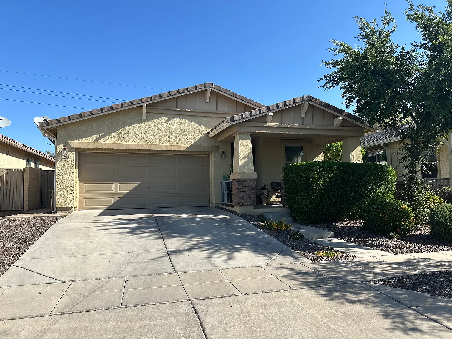 14934 W Georgia Dr — Photo 2