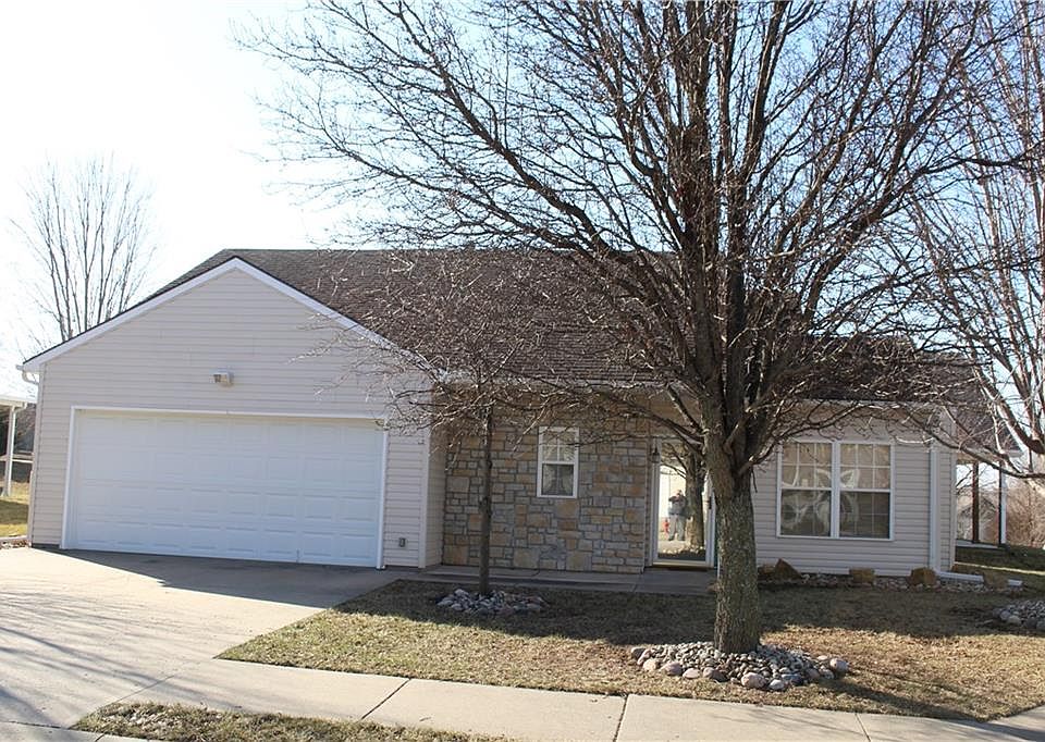 1st image of 1810 Fall Creek Dr