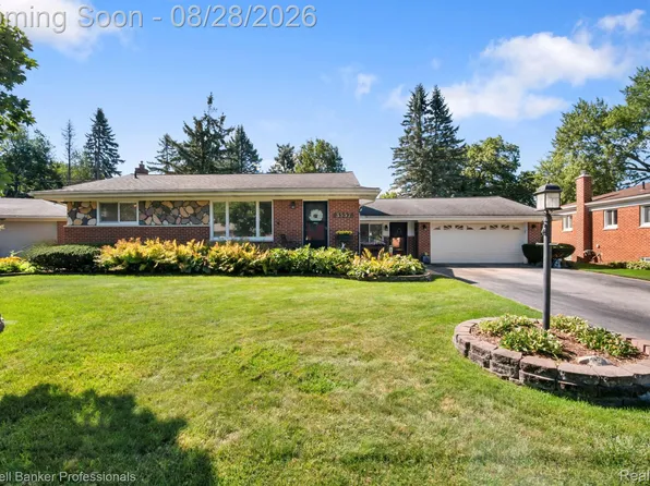 3557 Baybrook Dr, Waterford, MI 48329