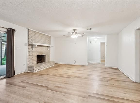 3rd image of 310 Balboa Dr