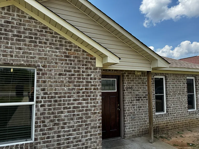 613 Mitchell St — Photo 4