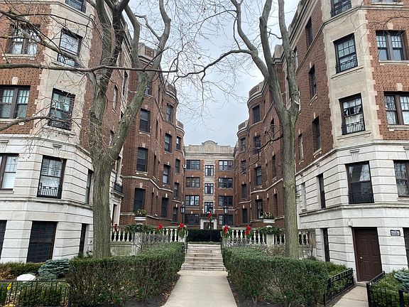 2nd image of 2324 N Lincoln Park West St #3B
