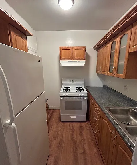 1154 W Lunt Ave #107 — Photo 5