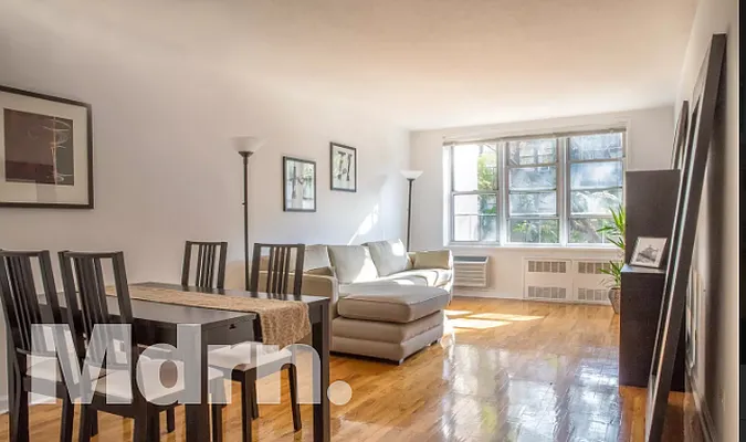 Rented by Mdrn Residential | media 10