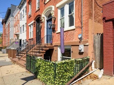 262 6th St, Jersey City, NJ, 07302