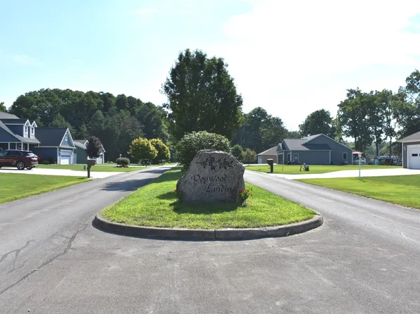 12410 Dogwood Ln, Conneaut Lake, PA 16316