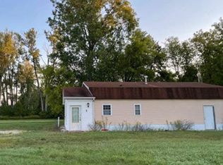 3290 N Meridian Rd, Sanford, MI 48657