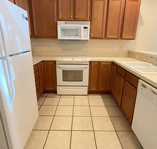 121 Steeple Point Ct — Photo 4