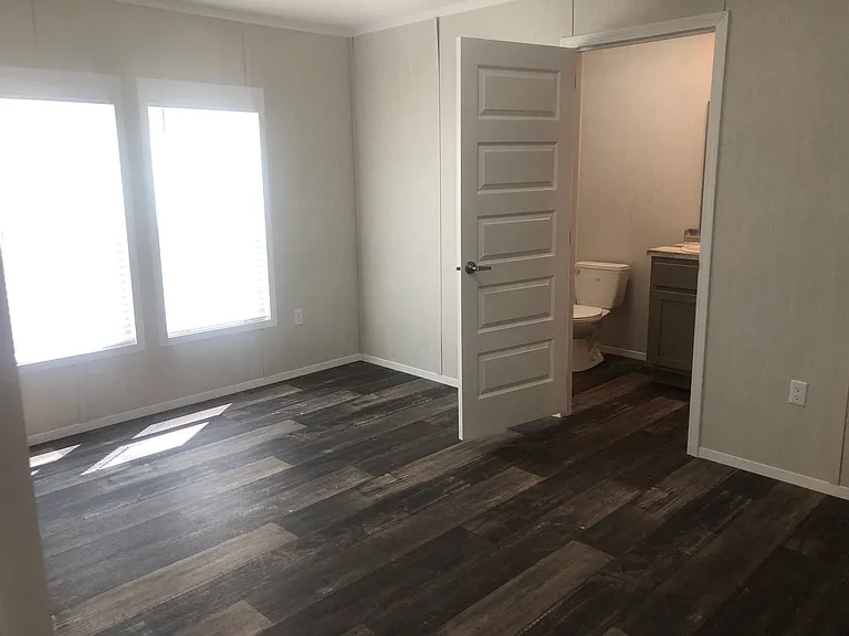 453 W Juniper Ave — Photo 8