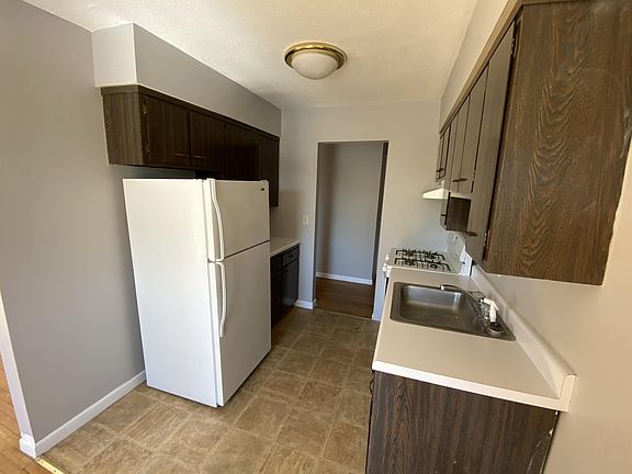 3rd image of 60 N Main St APT F-3
