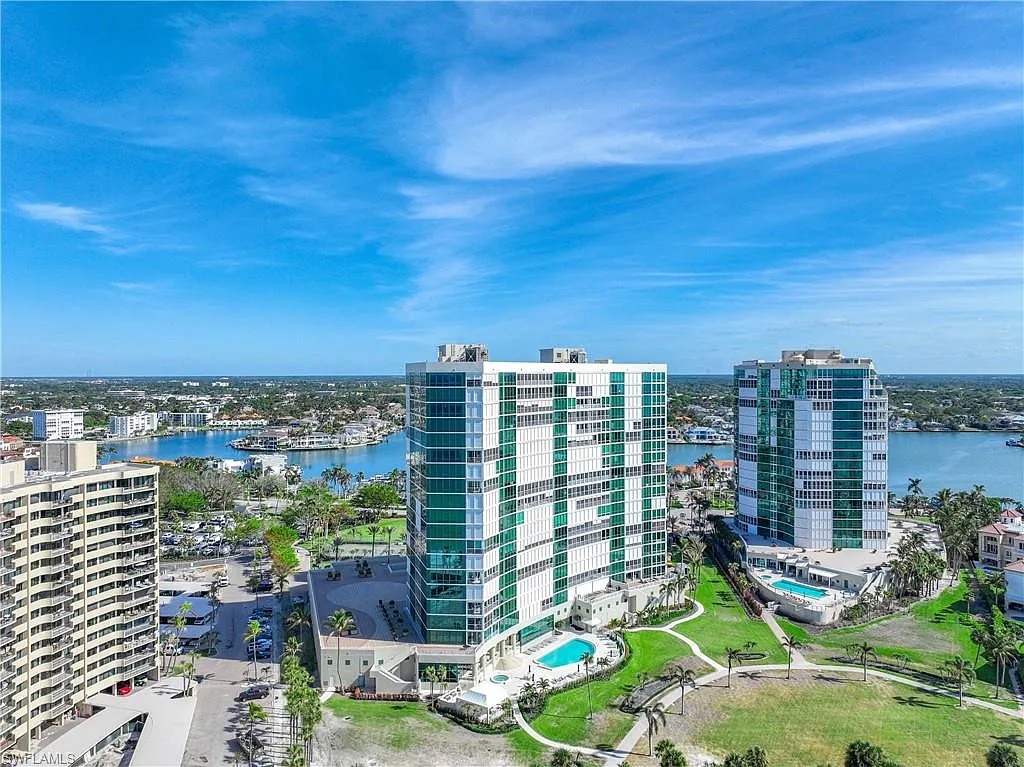 2 bed, 3.0 bath, 2959 sqft, $30,000 — Photo 2