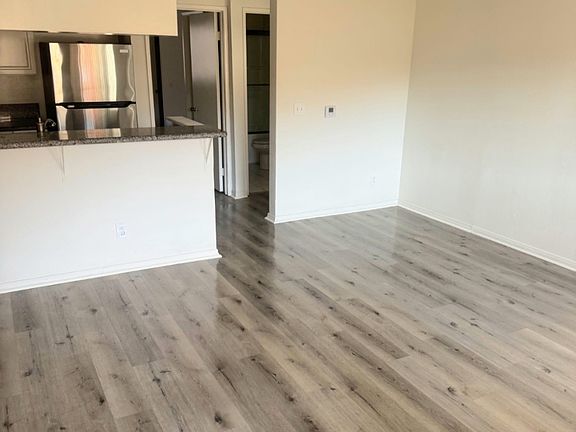 5th image of 868 S Kingsley Dr #1413