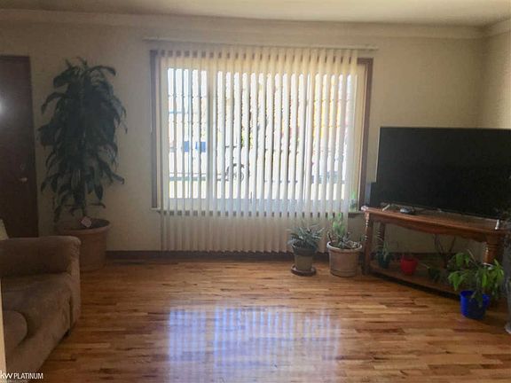5th image of 27901 Larry St