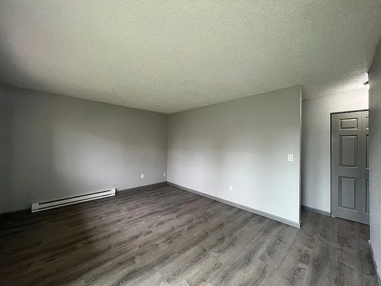 Executive East — Photo 19