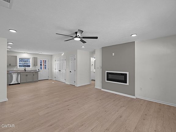 5th image of 15 Riley Cv