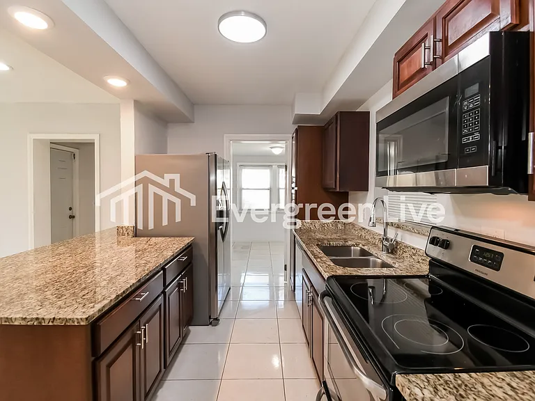 2835 Belair Rd W — Photo 15