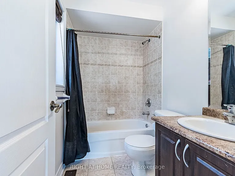 5441 Valhalla Cres — Photo 38