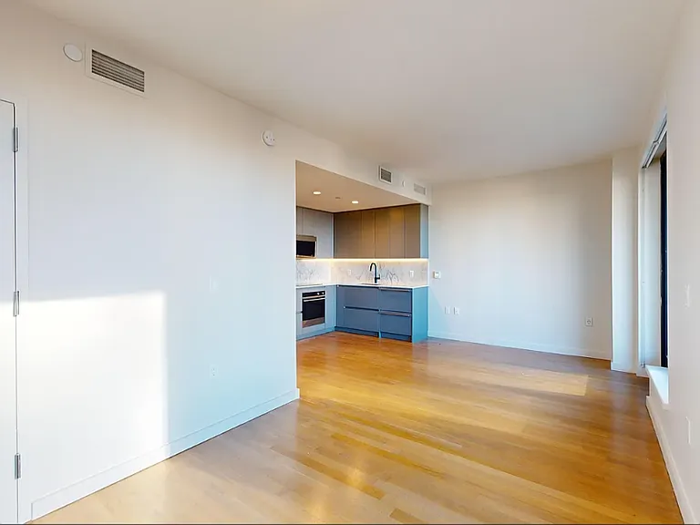 515 E 86th St #706 — Photo 9