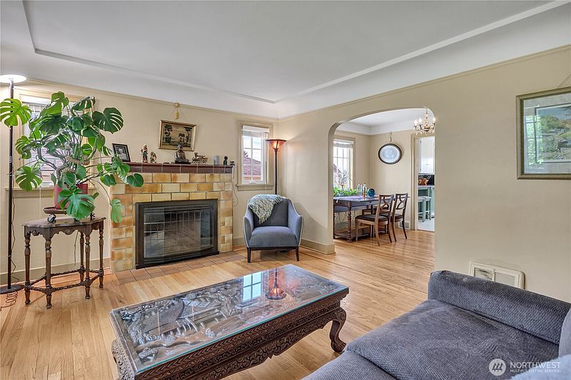 5th image of 324 Stevens Avenue SW
