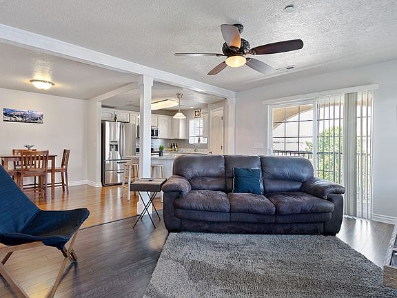 3rd image of 208 E Spencer Peak Way Unit E9