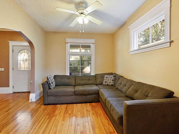 5th image of 958 Sherburne Ave