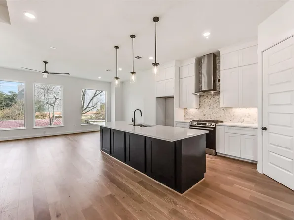 806 Fisher St #B, Houston, TX 77018